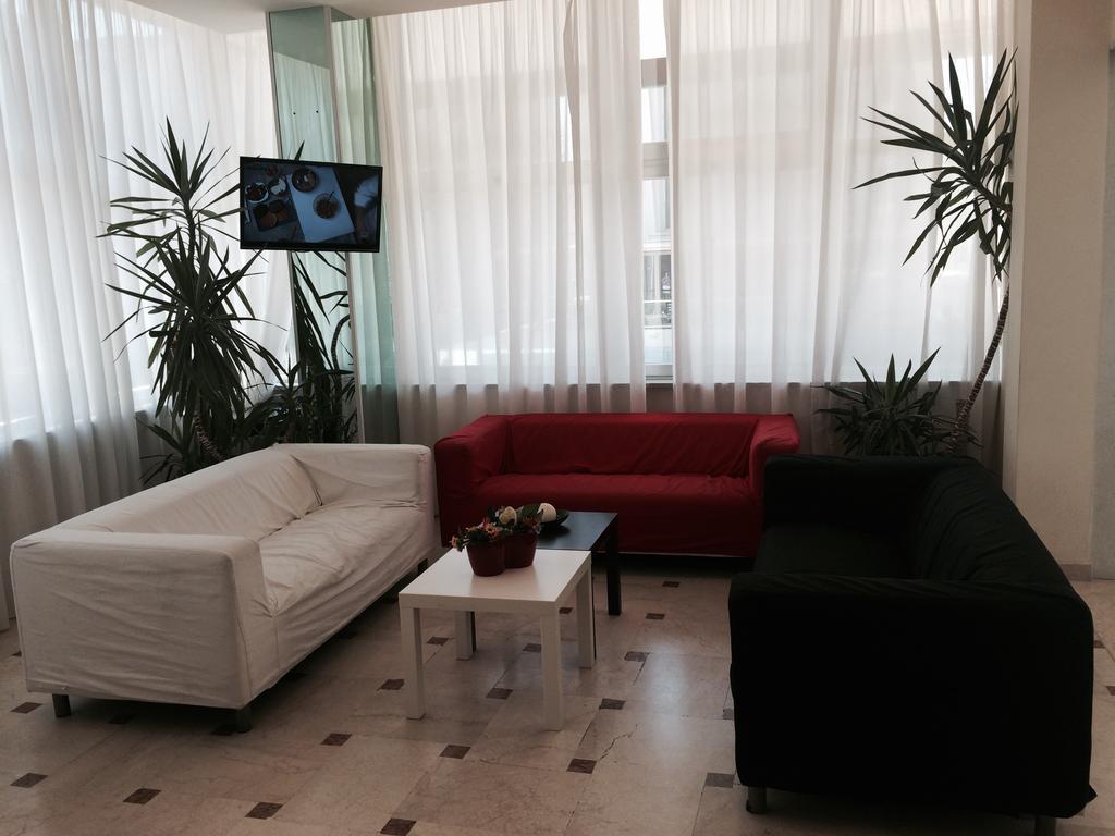 Hotel Madrid Ріміні Екстер'єр фото