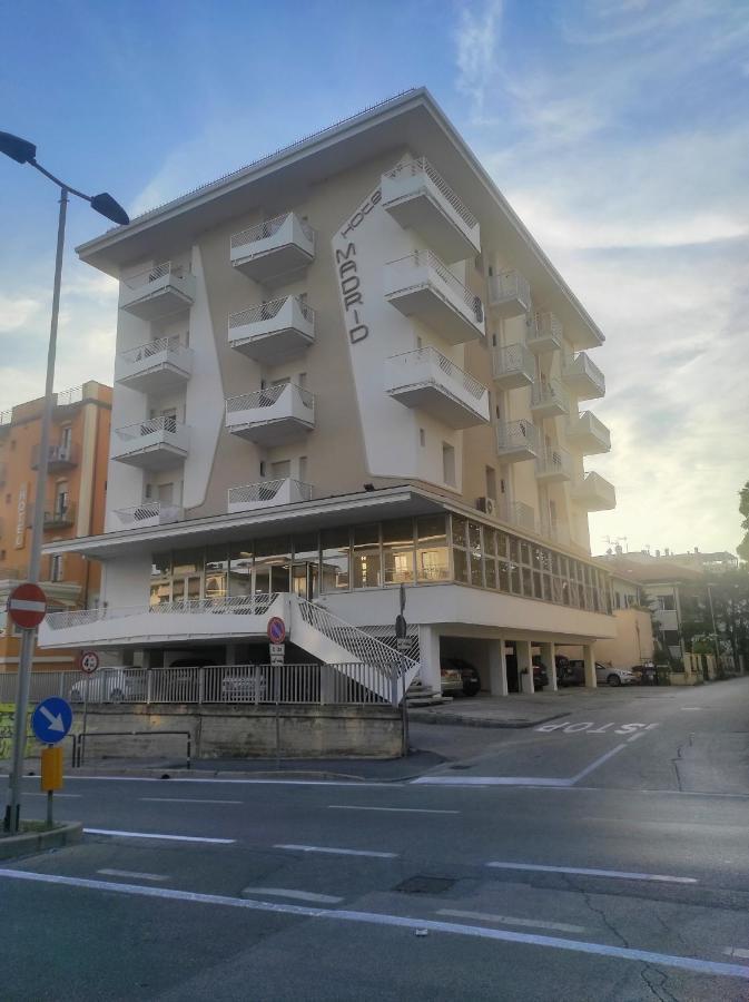 Hotel Madrid Ріміні Екстер'єр фото