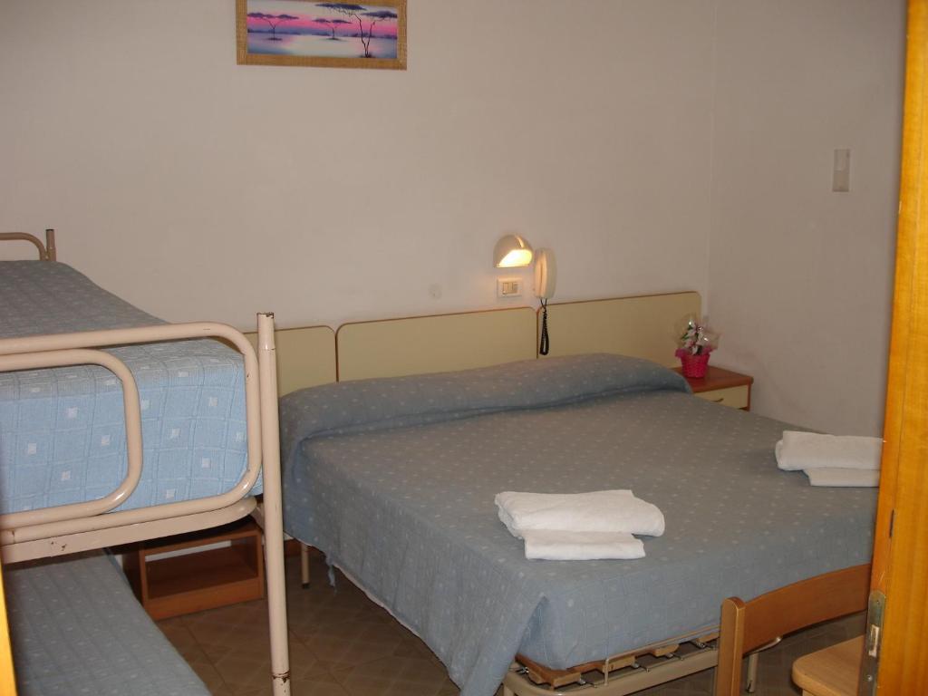 Hotel Madrid Ріміні Номер фото